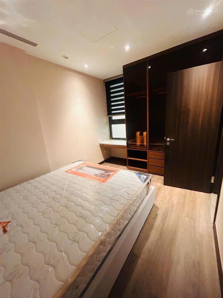 Cho thuê chcc 64m2 2pn + 2wc full nội thất cao cấp giá rẻ tại the gloria số 8 nguyên hồng