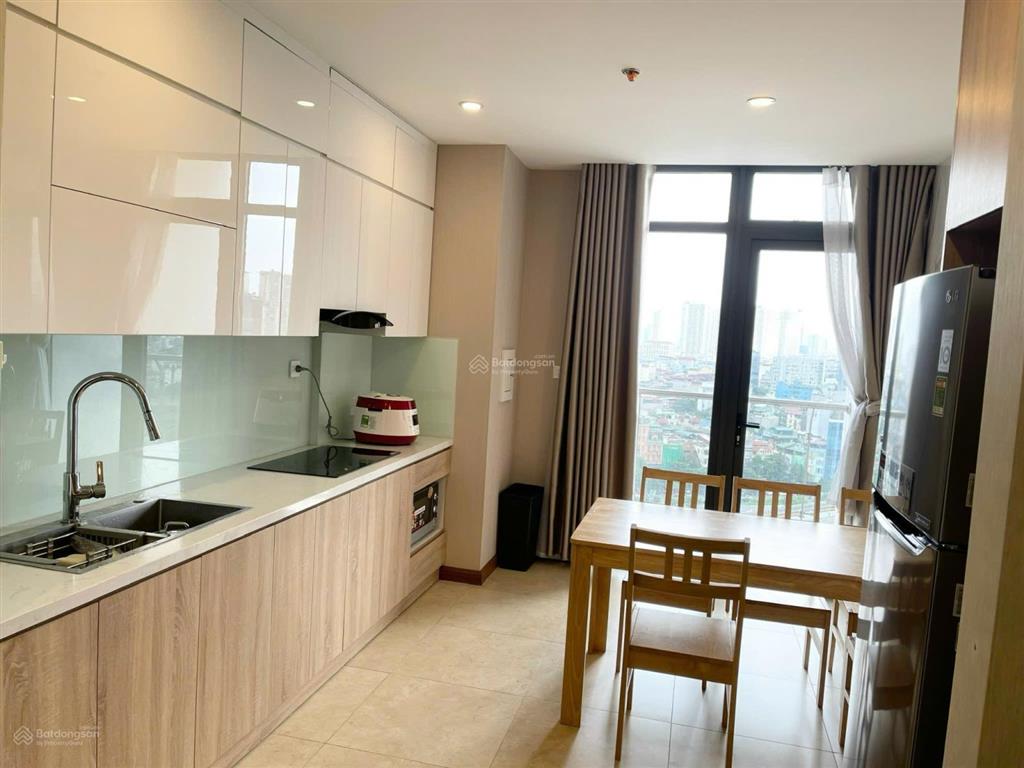 Cho thuê căn hộ 70m2 2pn + 2wc giá rẻ full nội thất tại hoàng cầu skyline