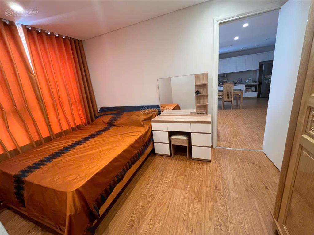 Cho thuê căn hộ 80m2 2pn + 2wc giá rẻ full nội thất tại hong kong tower