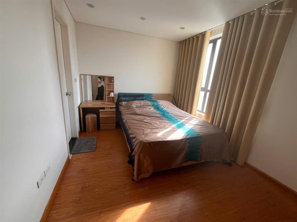 Cho thuê căn hộ 80m2 2pn + 2wc giá rẻ full nội thất tại hong kong tower
