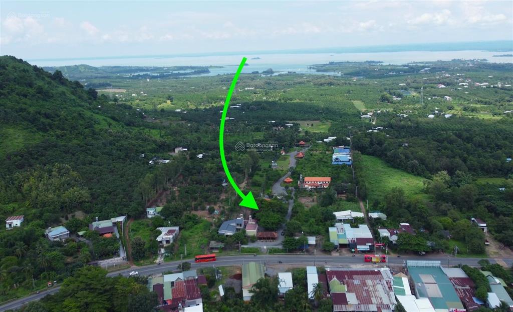 [cực hiếm] 1.1ha đất mặt tiền ql22 ngang hơn 30m nở hậu, 600m2 thổ cư, gần chợ la ngà