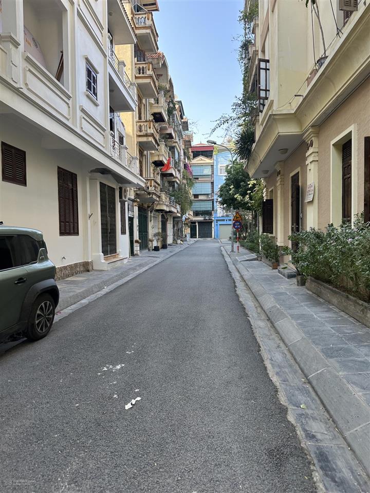 Bán biệt thự liền kề kđt định công  hoàng mai  ô tô tránh. dt 135m2 x 5 tầng. giá 42.5tỷ