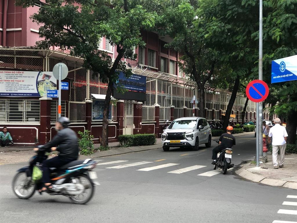 Bán gấp trong tháng  bán nhà mặt tiền ngô thời nhiệm 90.6m² 7 tầng  75 tỷ