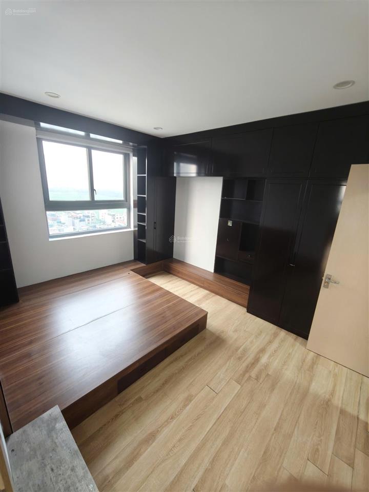Chính chủ cần bán gấp căn góc  tầng cao 2pn 72m2 giá siêu hời 5,5 tỷ