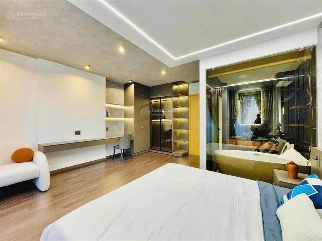 Cần tiền bán gấp căn minh phụng, p.10, quận 11. giá 2tỷ890.hẻm 6m ôtô đang cho thuê 18 triệu/tháng