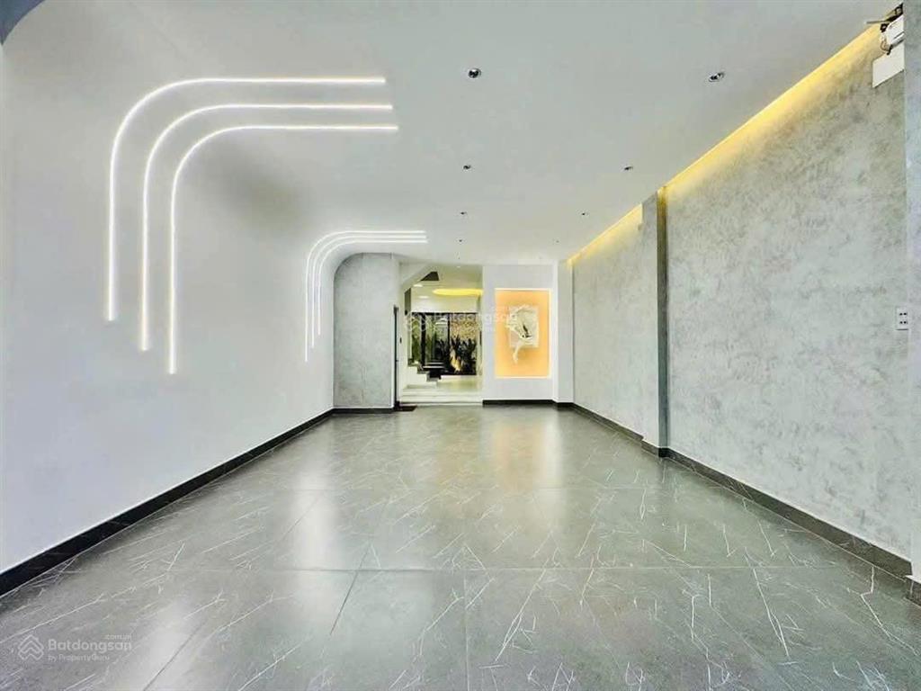 Cần tiền bán gấp căn minh phụng, p.10, quận 11. giá 2tỷ890.hẻm 6m ôtô đang cho thuê 18 triệu/tháng