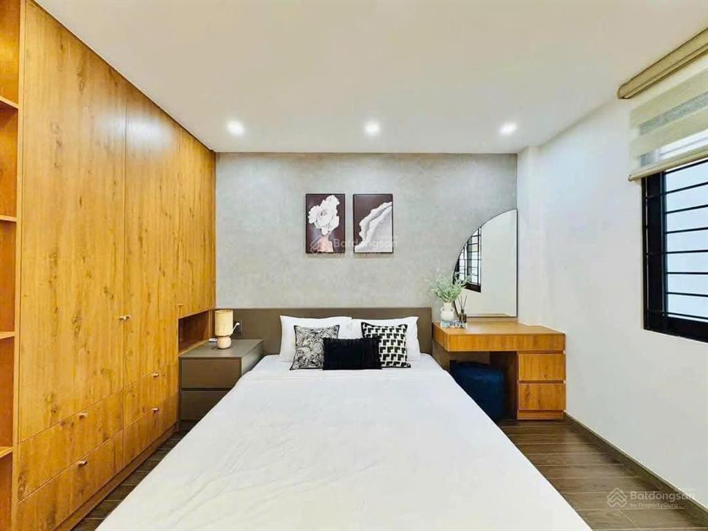 Cần tiền bán gấp căn minh phụng, p.10, quận 11. giá 2tỷ890.hẻm 6m ôtô đang cho thuê 18 triệu/tháng