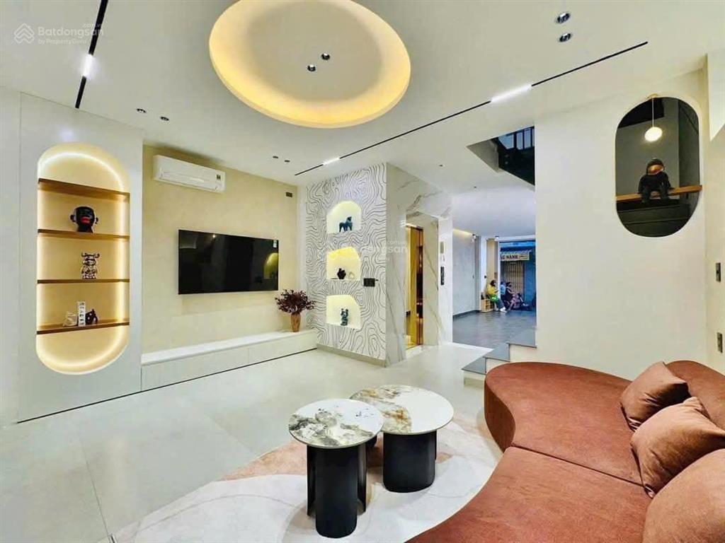 Cần tiền bán gấp căn minh phụng, p.10, quận 11. giá 2tỷ890.hẻm 6m ôtô đang cho thuê 18 triệu/tháng