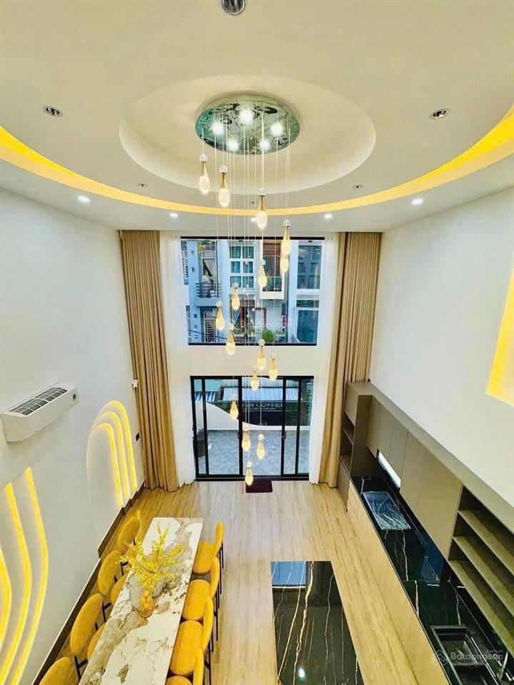 Cần tiền bán gấp căn minh phụng, p.10, quận 11. giá 2tỷ890.hẻm 6m ôtô đang cho thuê 18 triệu/tháng