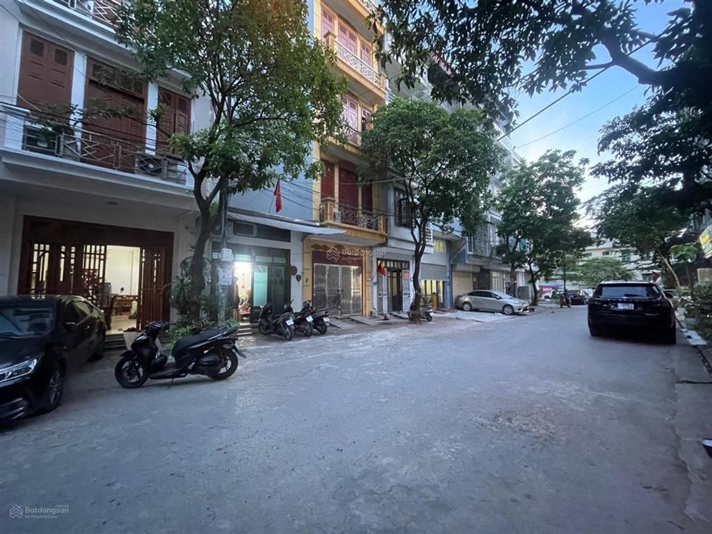 Ngô thì nhậm hà đông phân lô vỉa hè, dân xây, ô tô tránh đỗ, kinh doanh. 5t chỉ 13 tỷ.
