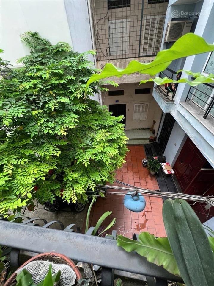 Nhà 5 tầng 60m2 lô góc  pháo đài láng  vị trí cực đẹp.