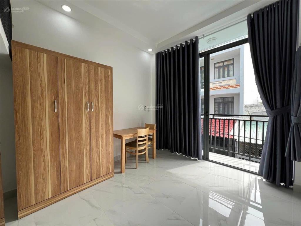 Ngay đh ueh  đh sư phạm chỉ còn vài phòng cuối thôi nè