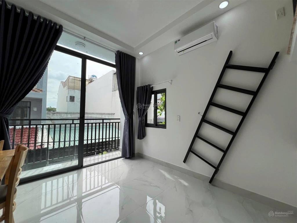 Ngay đh ueh  đh sư phạm chỉ còn vài phòng cuối thôi nè