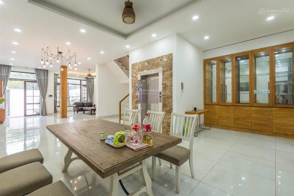 Tin thật  80 tỷ hạ về 75 tỷ bán gấp biệt thự mt đường số 47 thảo điền quận 2  gần 295m2 ~254tr/m2