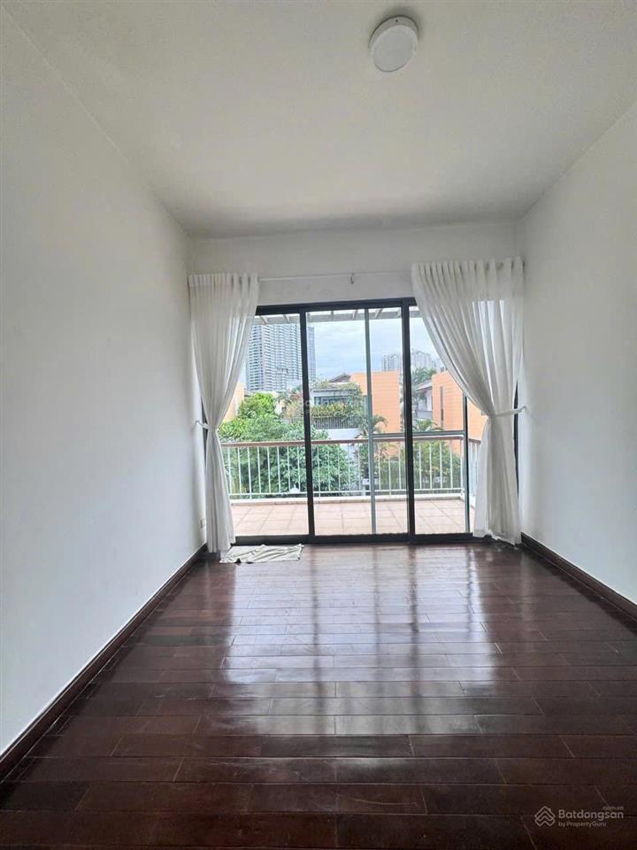 Cần tiền bán gấp villa rẻ đẹp nhất compound riviera  13,5x21m, 300m2, 3 lầu 5pn 5wc. 108 tỷ tl