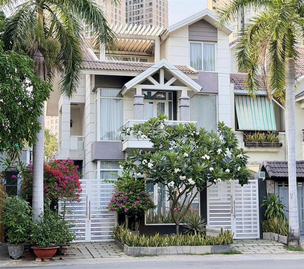 Giảm 10 tỷ bán biệt thự 200m2 mt đường 17, quận 2.