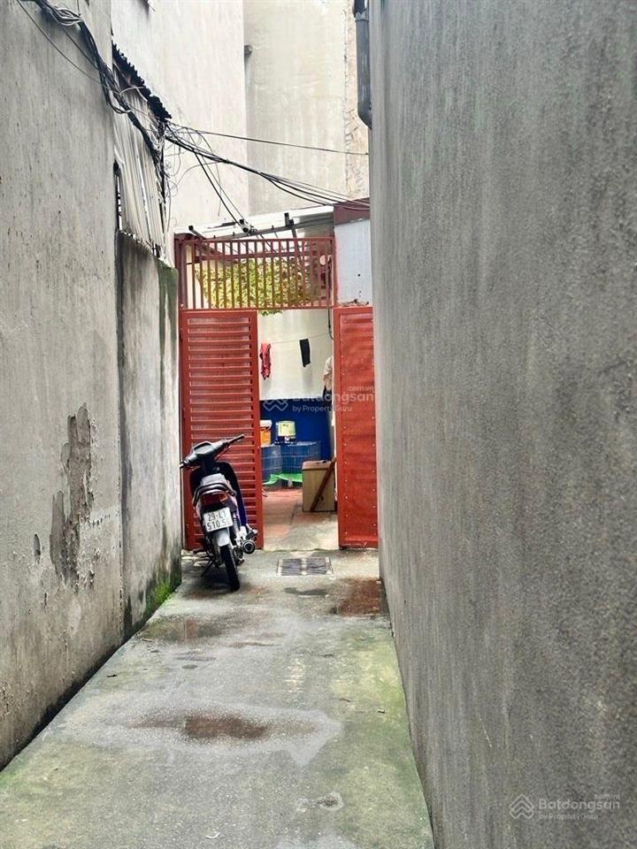 Bán đất lĩnh nam vị trí đắc địa, ngõ thông tứ tung, sát phố, dt 46m2, mt 5m, giá 7.6 tỷ