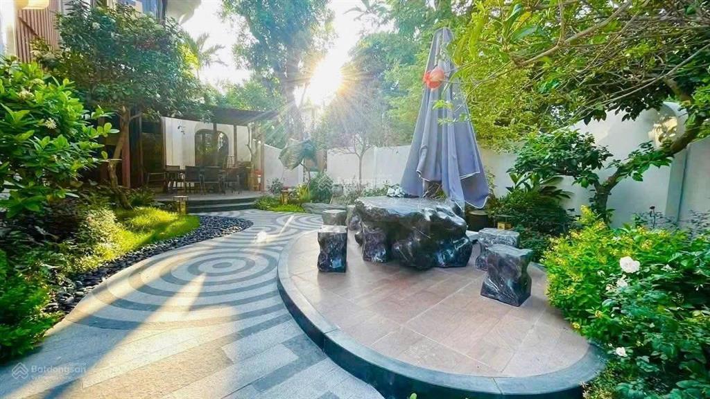 99 tỷ  siêu phẩm! biệt thự  nguyễn văn hưởng quận 2  25x15m  489m2 / kc 3 tầng + hồ bơi