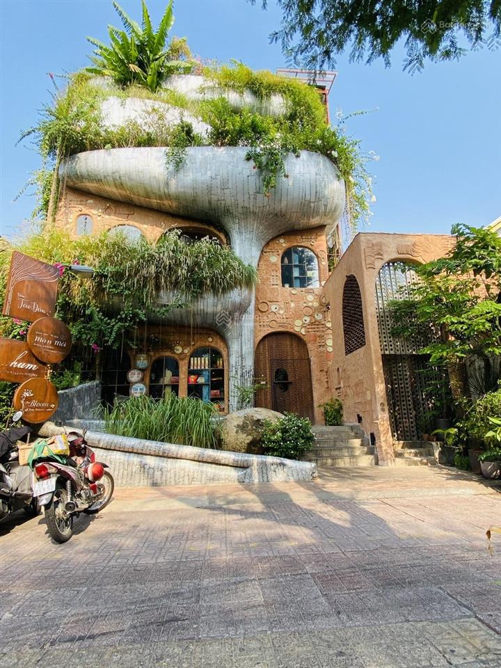 230 tỷ  mặt tiền / nguyễn đình chiểu  15x32m / 490m²  hầm 6 tầng  hđt 250 triệu / tháng .