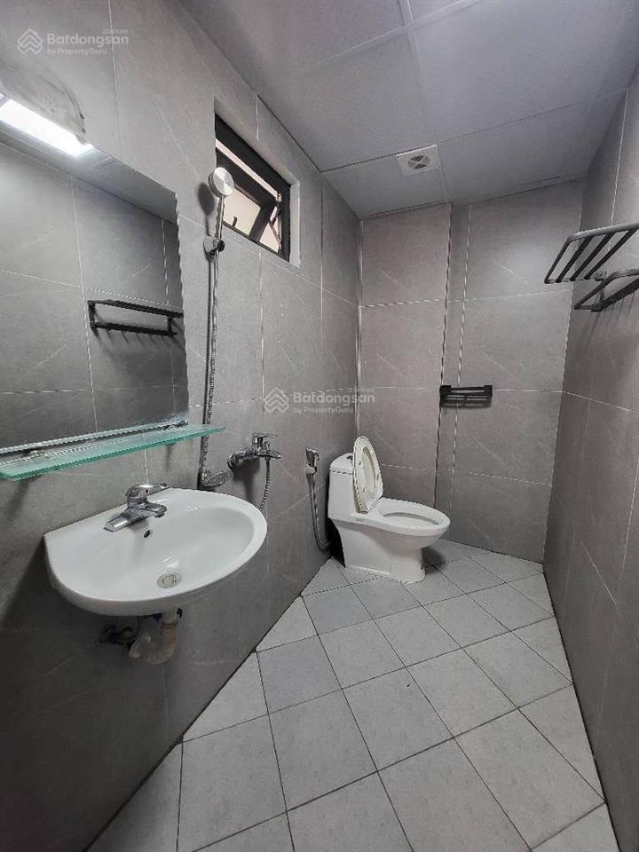 Phố kim ngưuhbtô tô đỗ cửa lô gócdt30m dân xây 5 tầng kbt, tk 3 phòng ngủ đủ công năng