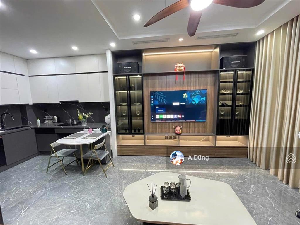 Phố bạch maiô tô lùi cửadân xây còn như mới dt35m6tầng kbt chắc chắn tặng full nội thất
