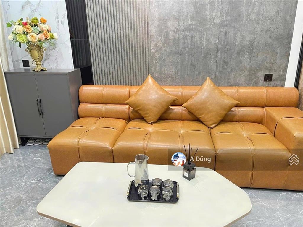 Phố bạch maiô tô lùi cửadân xây còn như mới dt35m6tầng kbt chắc chắn tặng full nội thất