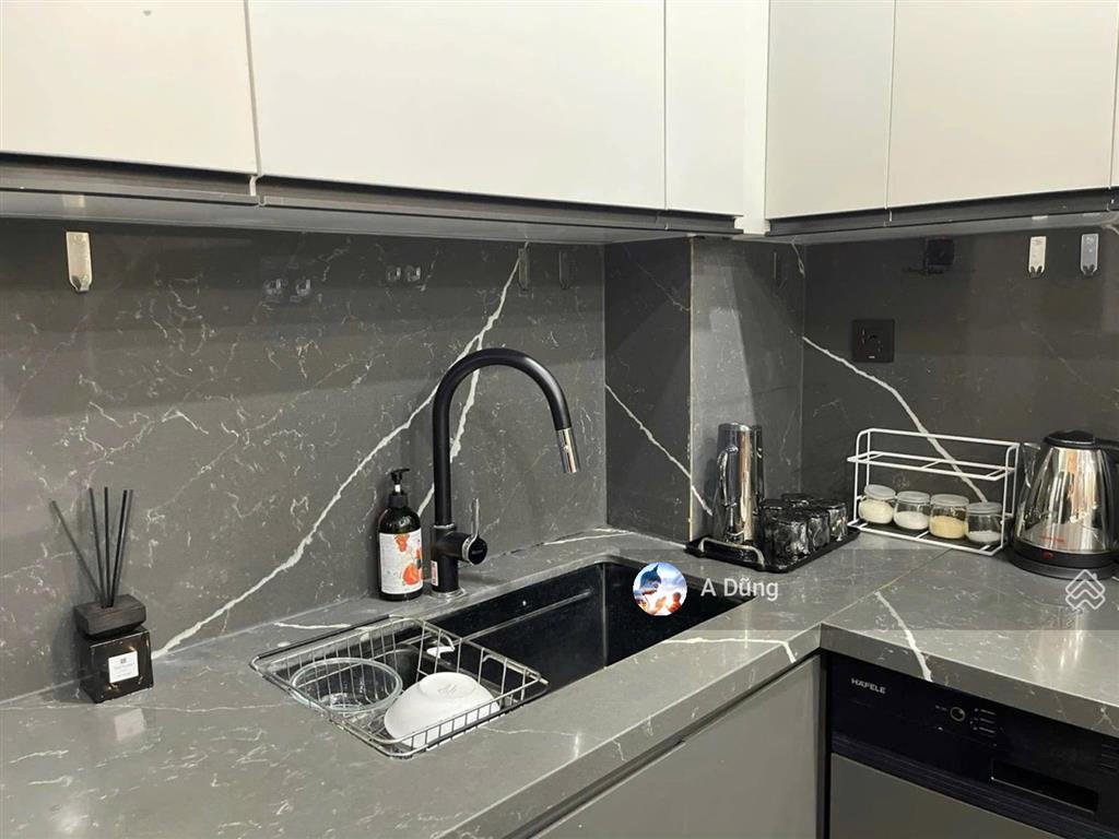 Phố bạch maiô tô lùi cửadân xây còn như mới dt35m6tầng kbt chắc chắn tặng full nội thất