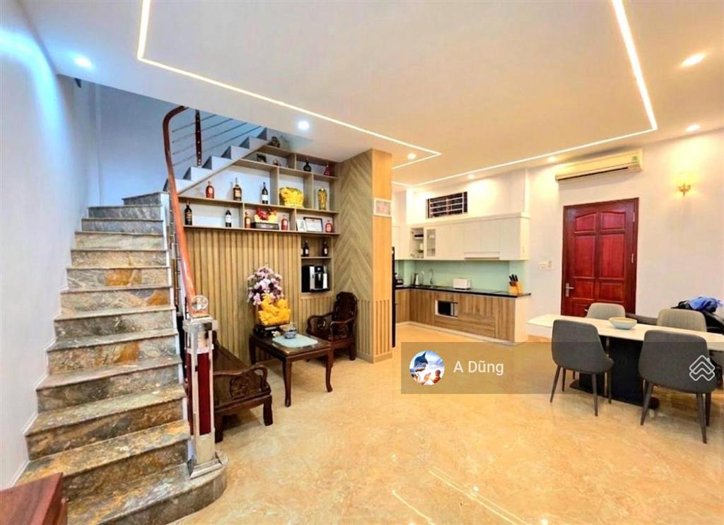 Phố thịnh quangô tô đỗ cửa kdlô góc 2 thoáng mặt tiền rộng. dt50m, mt6,8m. tặng full nội thất