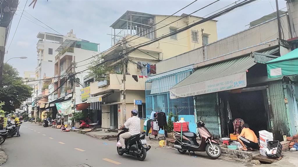 Chủ gấp bán giảm gần 1.5 tỷ  mặt tiền kinh doanh ba đình q8  88m2, ngang gần 4m, 4pn, chỉ 8.5 tỷ