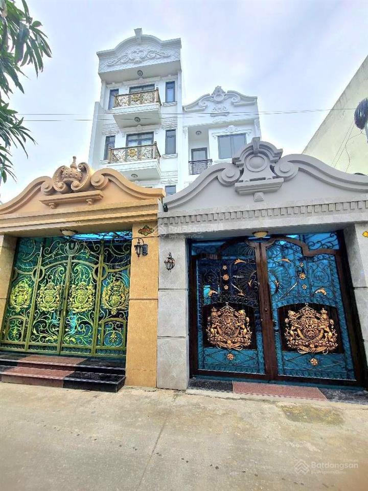 Nhà mới ở ngay đẹp lộng lẫy 4x19m, xe hơi vào nhà, 3 tầng 4 pn, nội thất xịn, sát vách bình tân