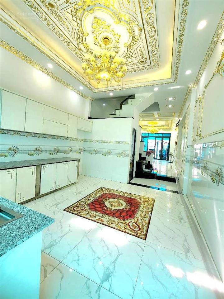 Nhà mới ở ngay đẹp lộng lẫy 4x19m, xe hơi vào nhà, 3 tầng 4 pn, nội thất xịn, sát vách bình tân