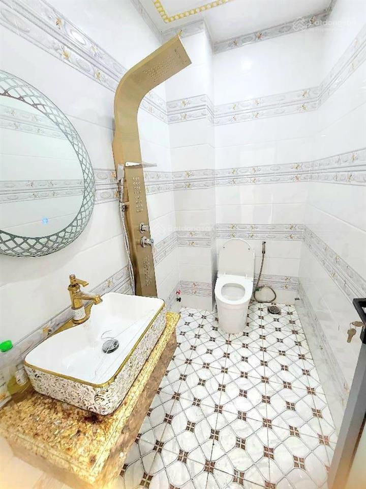 Nhà mới ở ngay đẹp lộng lẫy 4x19m, xe hơi vào nhà, 3 tầng 4 pn, nội thất xịn, sát vách bình tân