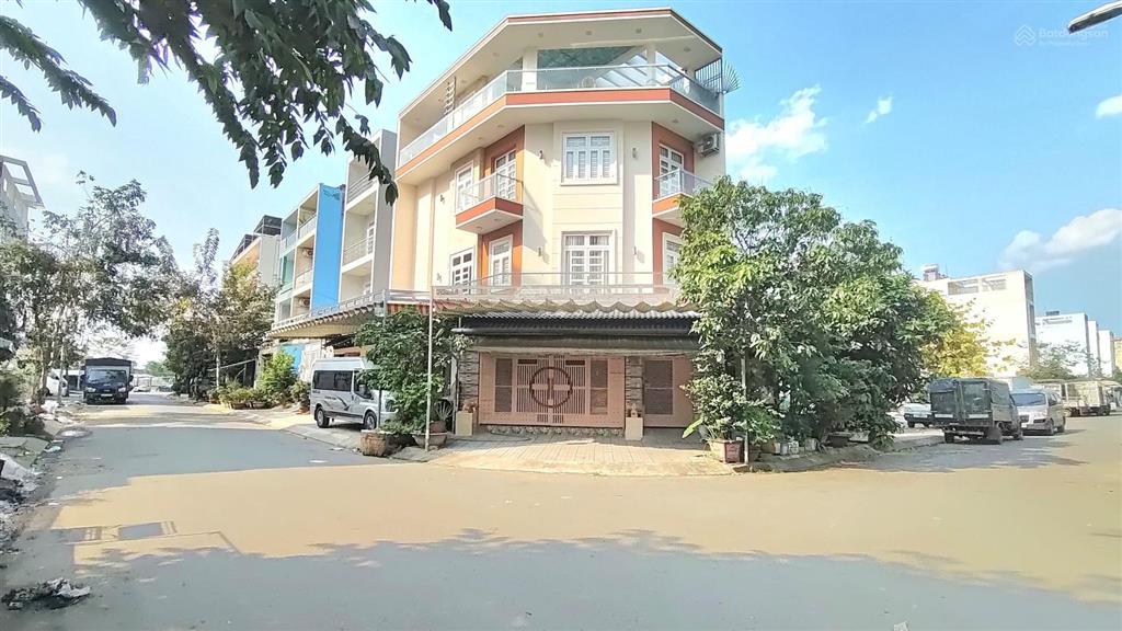 Chủ gấp bán trước tết giảm sốc 2 tỷ, biệt thự 4 tầng 2 mặt tiền kdc bình điền q8, 140m2 (9 17)