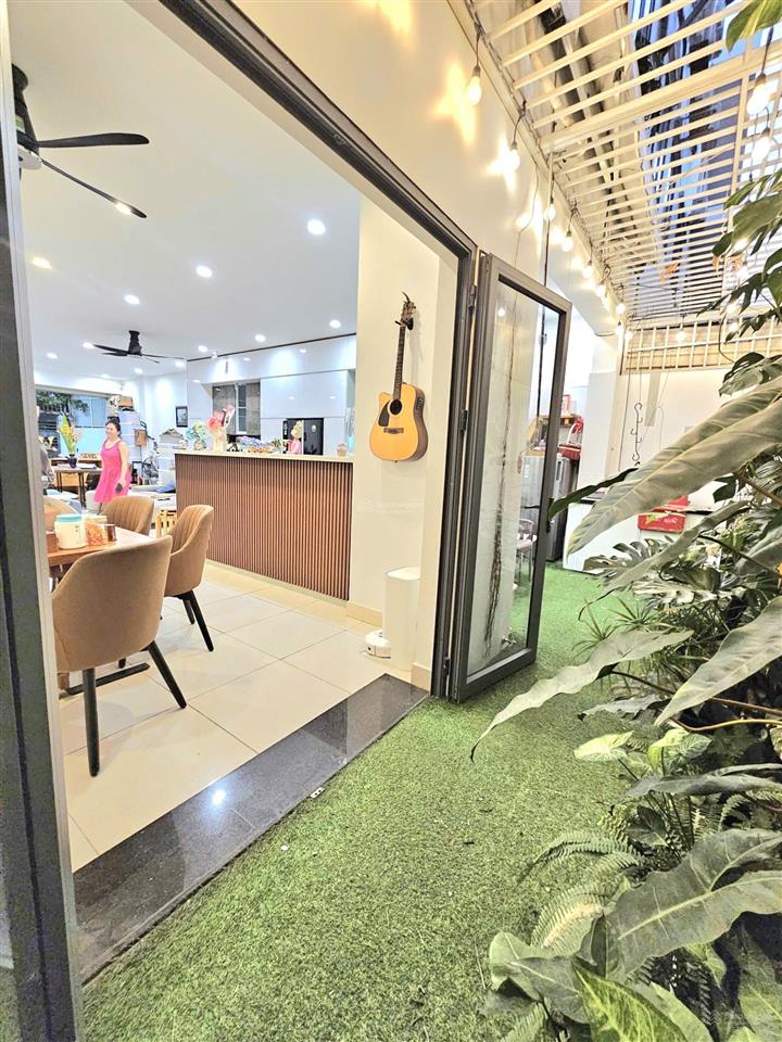 Gấp bán, biệt thự mới khu vip intresco 4 tầng 7pn chính chủ 1 đời, kế nguyễn văn linh ql50, khu đh