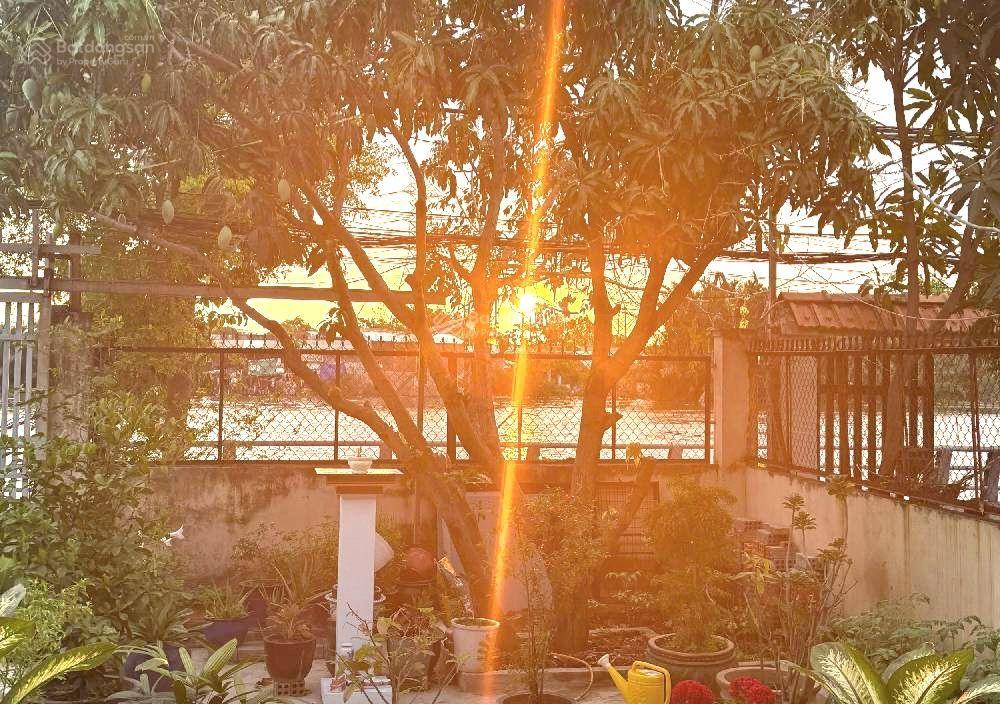 Chỉ 24 tr/m2 rẻ nhất q.8,nhà mt mới đẹp dt cực lớn, ngang 9m view sông, đường xe tải vi vu