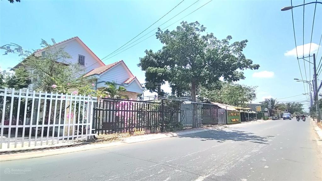 Hơn 8tỷ có biệt thự sân vườn đẹp rạng ngời dt 400m2, đường đoàn nguyễn tuấn, 2km ra ql1a