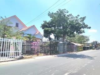 Hơn 8tỷ có biệt thự sân vườn đẹp rạng ngời dt 400m2, đường đoàn nguyễn tuấn, 2km ra ql1a