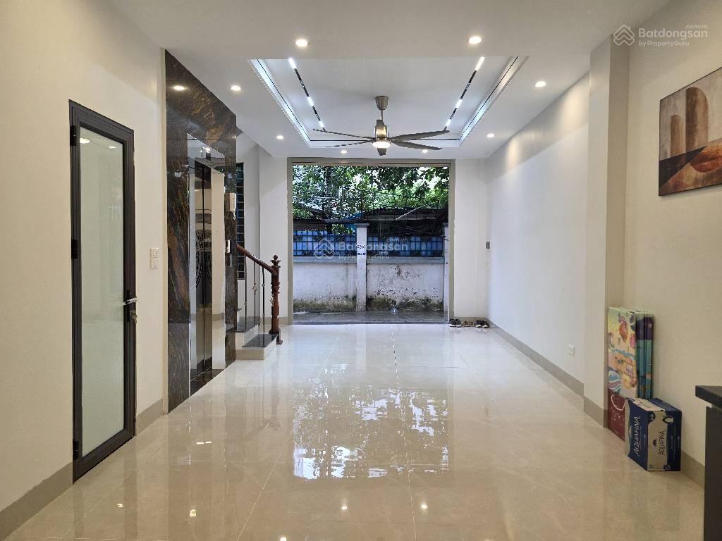 Chính chủ gửi bán nhà thườn tín dt50m2 giá 4 tỷ ô tô đỏ cửa vị trí đắc địa lý tưởng dân cư đông