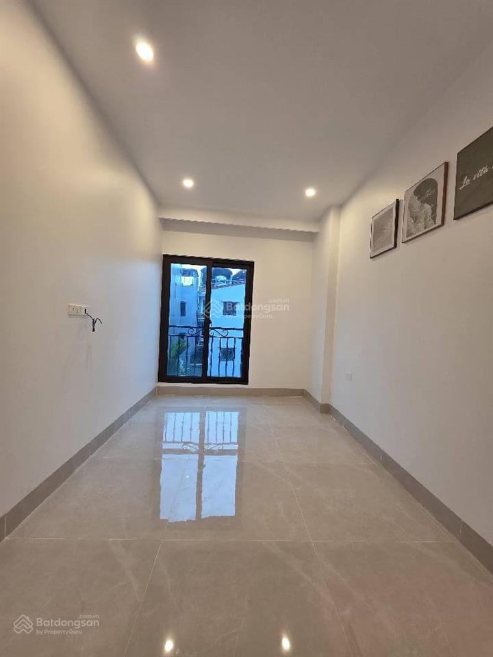 Chính chủ gửi bán nhà thườn tín dt50m2 giá 4 tỷ ô tô đỏ cửa vị trí đắc địa lý tưởng dân cư đông