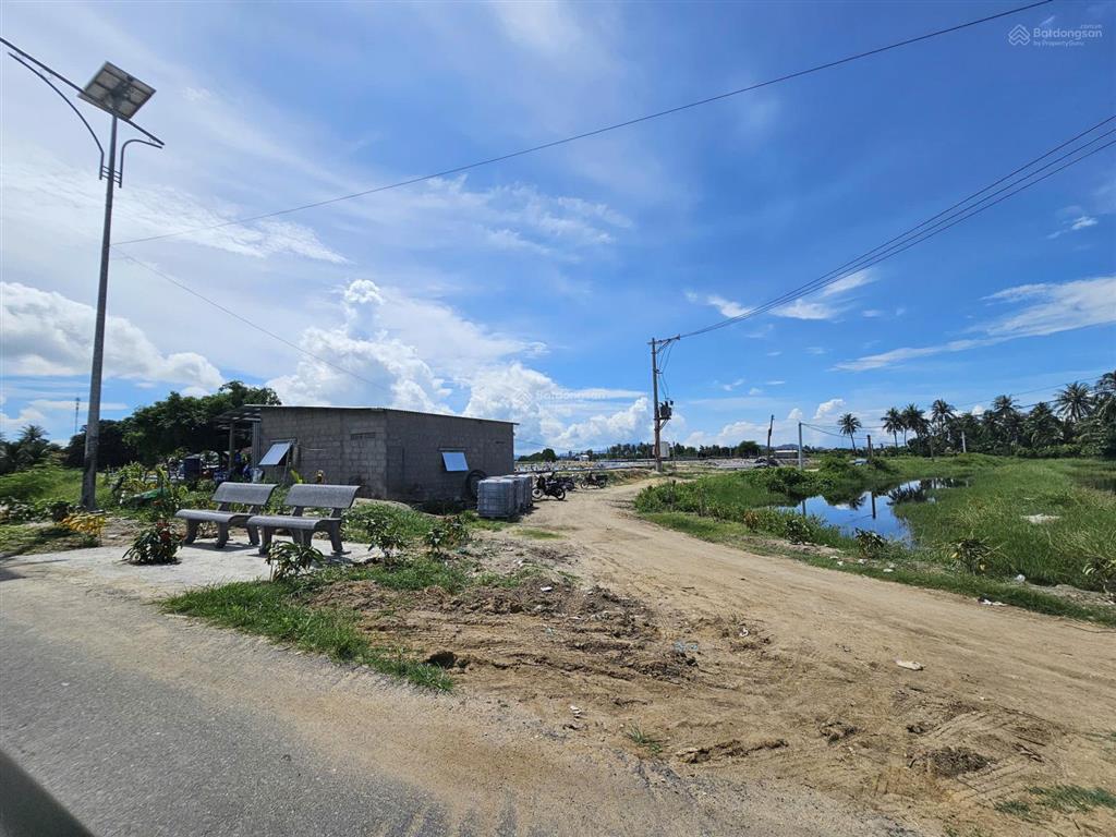 Đất đẹp gần biển tại xã tu bông kkt vân phong