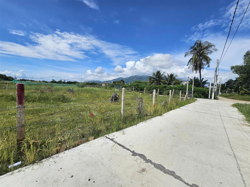 Đất đẹp gần biển tại xã tu bông kkt vân phong