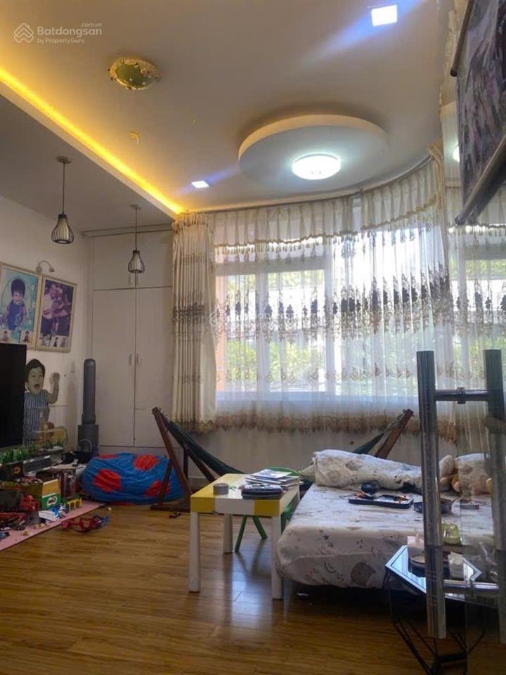 Biệt thự phố 3 lầu kdc bình hưng, gần đường số 10, ngay bến xe q8, ô tô vào nhà, 8x18, 5p, 5wc