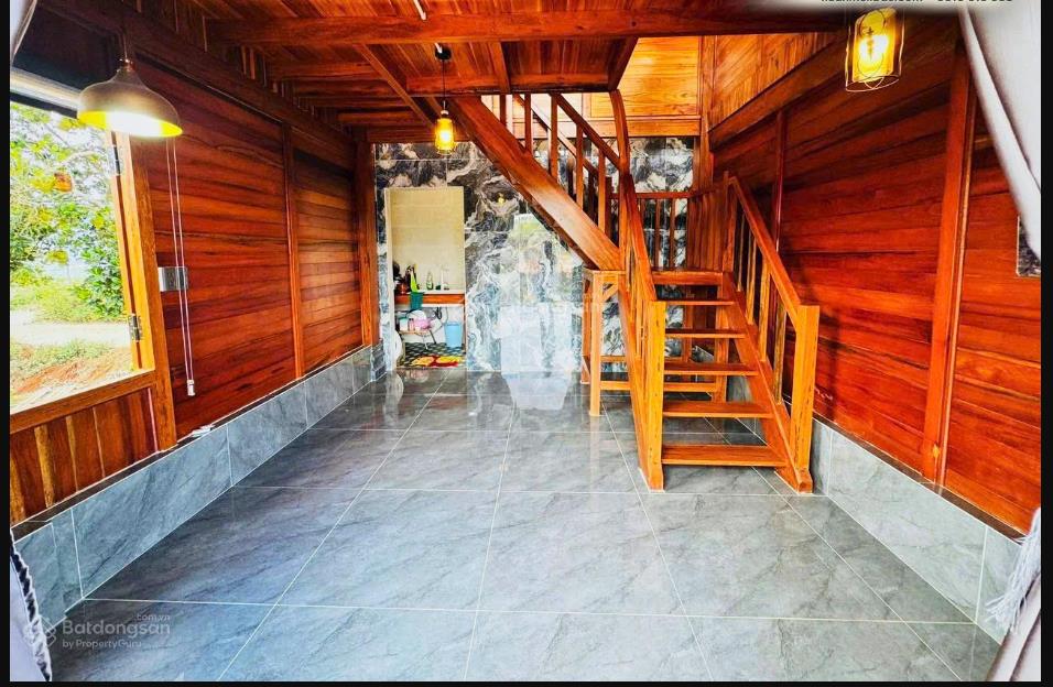 Bán nhà gỗ 1 trệt 1 lầu ven đà lạt, 135m², 2 mặt tiền chỉ 1,35 tỷ