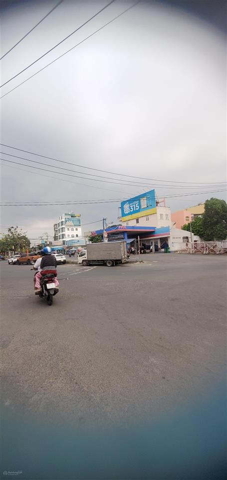 Mặt tiền kinh doanh đỉnh ngang 4.5m  lê văn việt cách chợ tăng nhơn phú 70 chỉ 6. tỷ