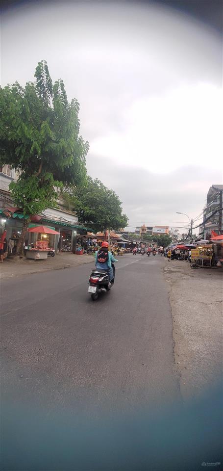 Mặt tiền kinh doanh đỉnh ngang 4.5m  lê văn việt cách chợ tăng nhơn phú 70 chỉ 6. tỷ