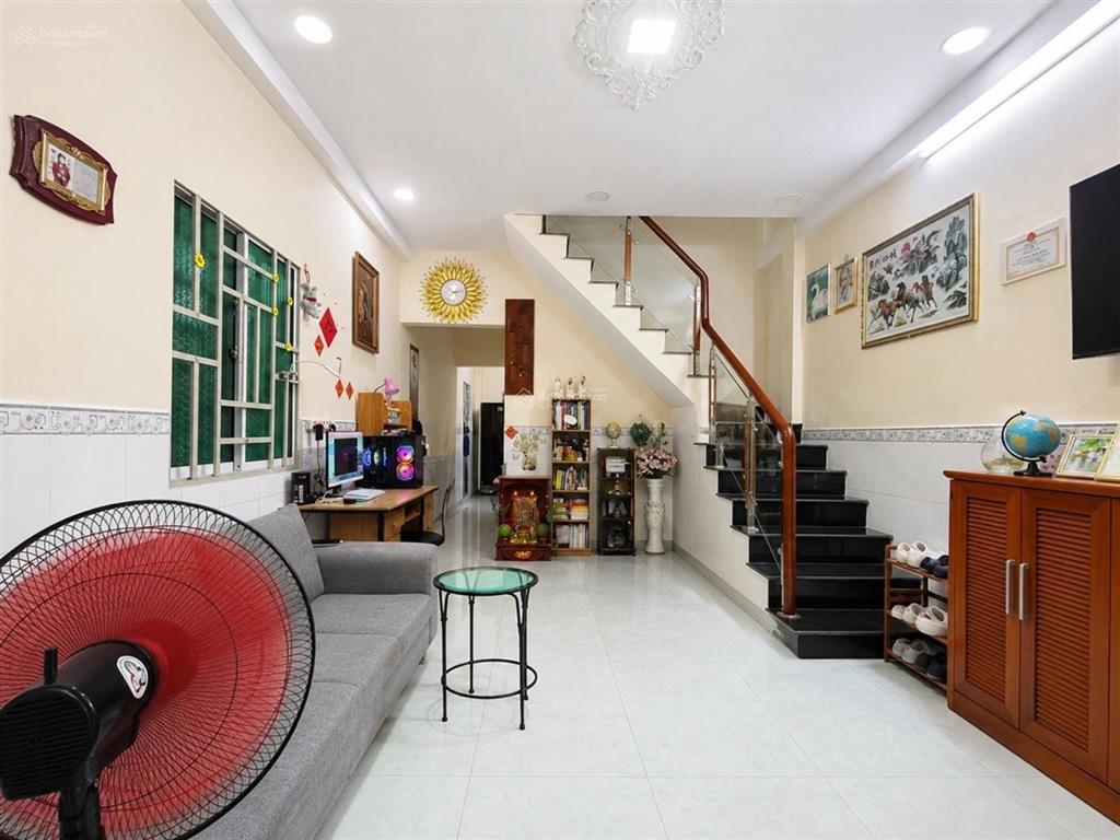 Bán nhà riêng tại phố nam hòa, 4,8 tỷ, 64m2, 3pn, 2wc, view đẹp