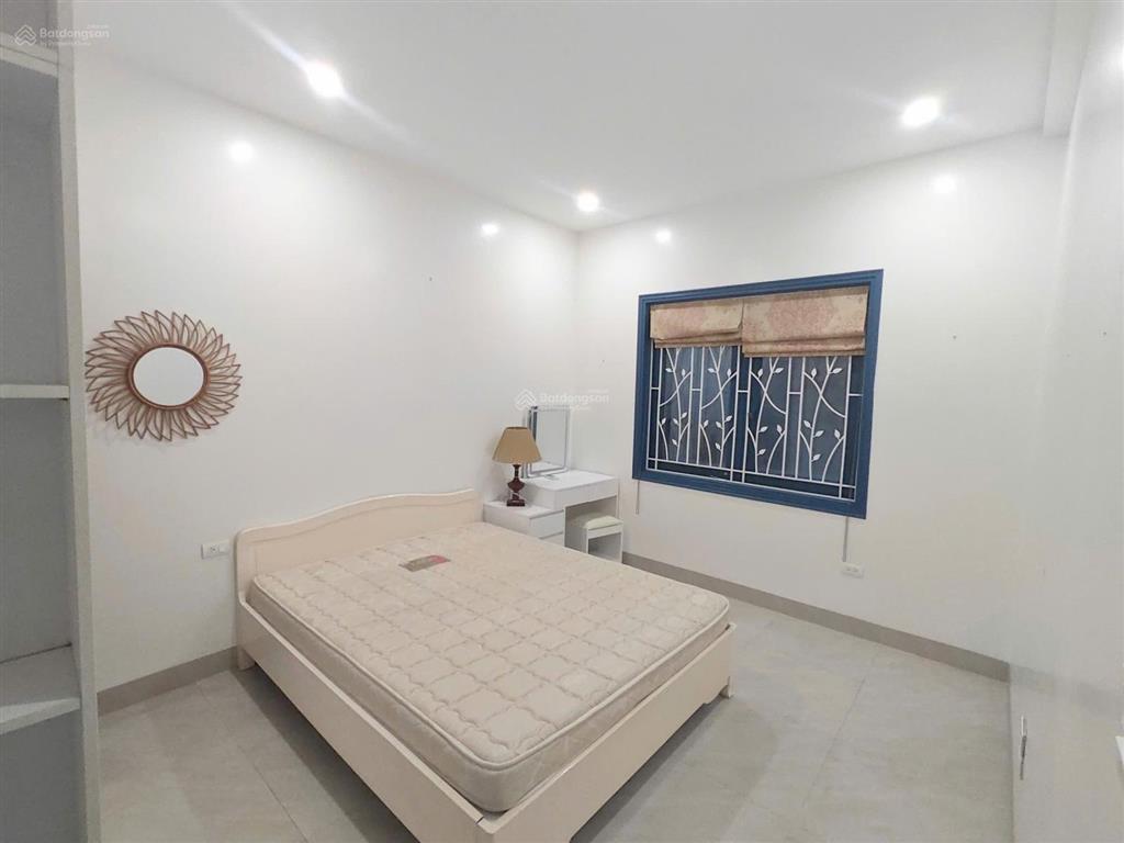 Cho thuê nhà phân lô khu 918 phúc đồng long biên  85m 4 tầng 15 triệu