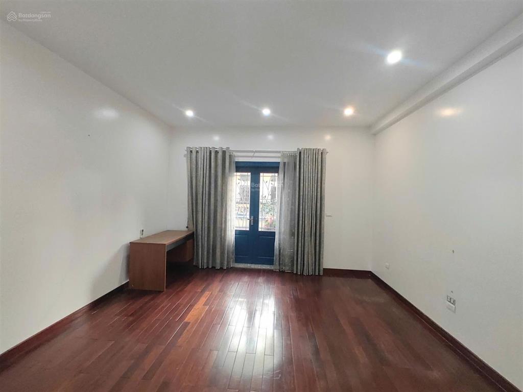 Cho thuê nhà phân lô khu 918 phúc đồng long biên  85m 4 tầng 15 triệu