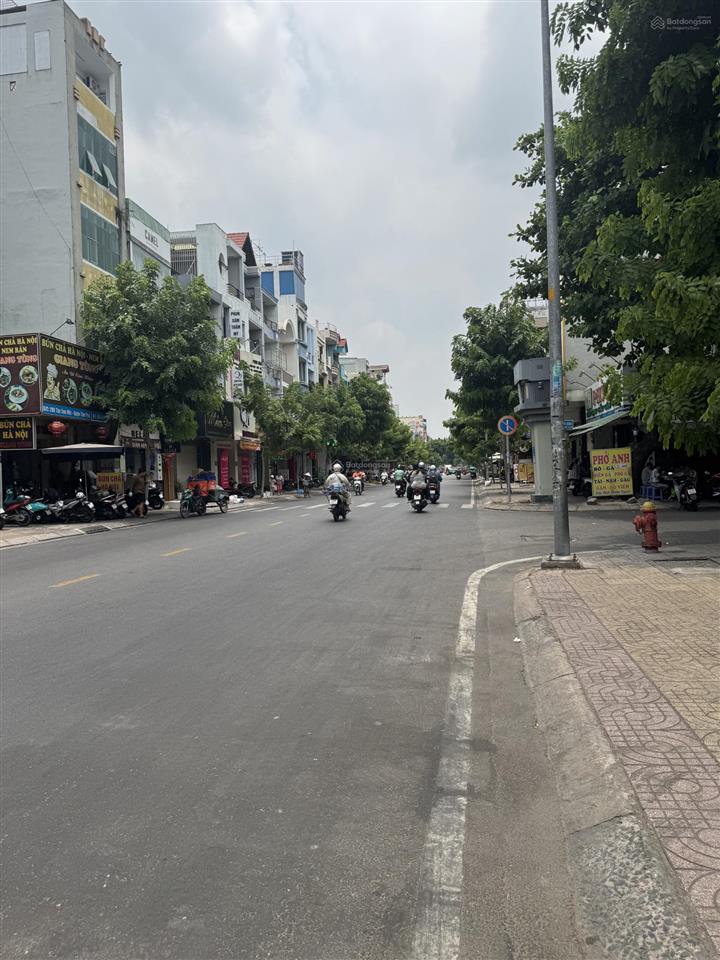 Mặt tiền kd sầm uất đường 14m có lề  4 tầng hoàn công đủ ngay tân sơn nhì  tân phú giáp tân bình