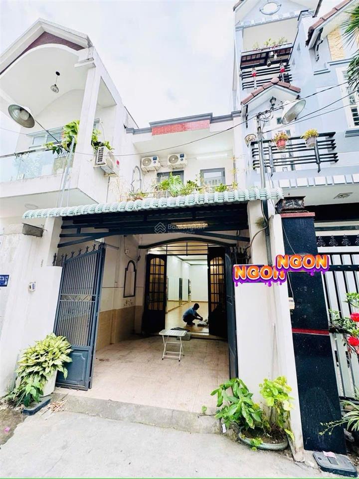 Giảm gần 1 tỷ. bán nhà 2 mặt hẻm trước sau ô tô thông gần 80m2 ngay luỹ bán bích  kênh tân hóa